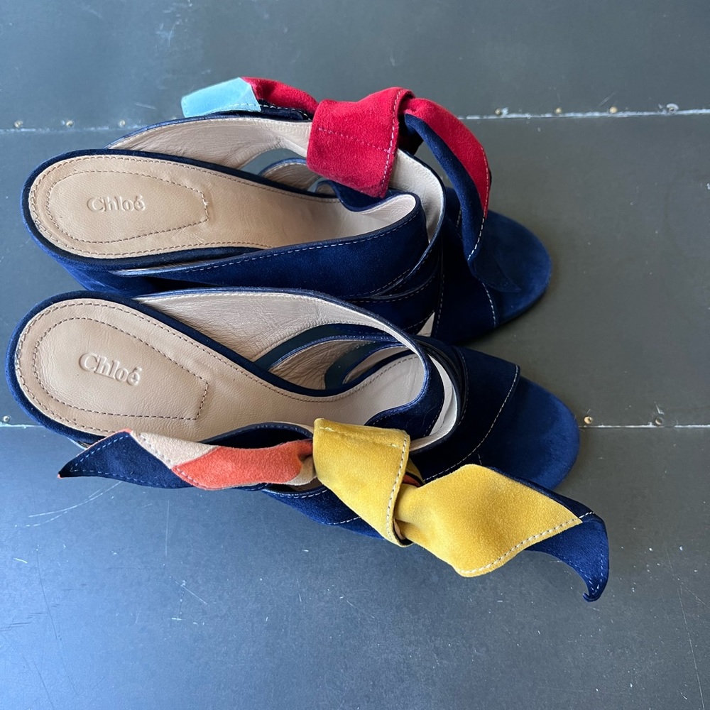 Chloé Navy suede multi-color bow chunky heels